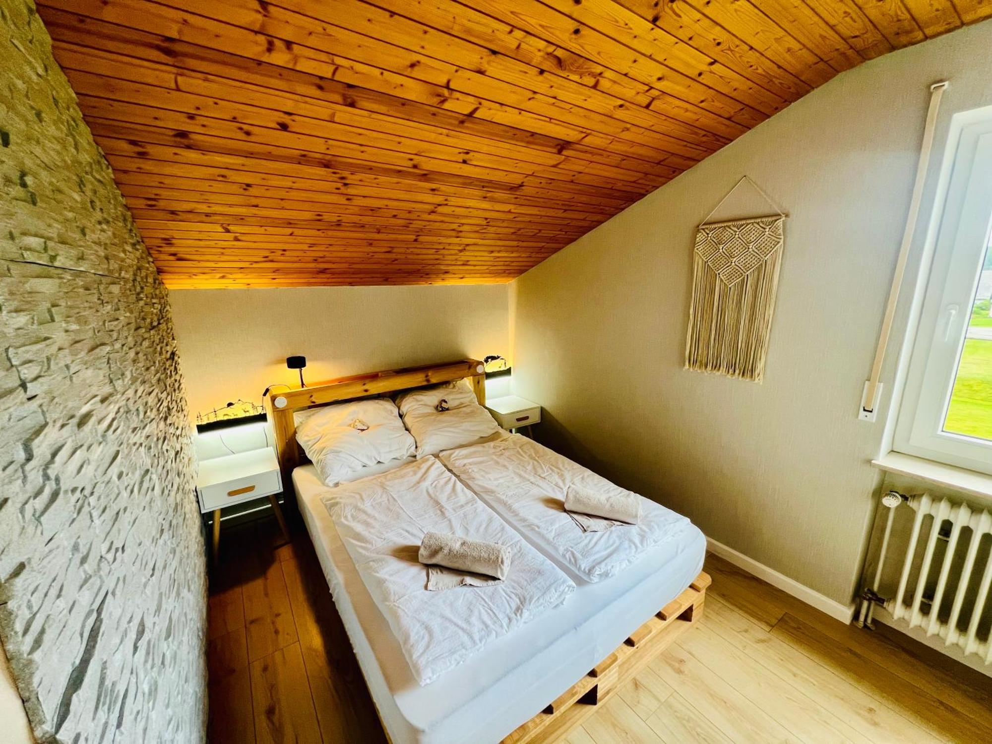 Mitten Im Schwarzwald Mit Infrarot-Sauna Und Garagenparkplatz Schönwalde Kültér fotó
